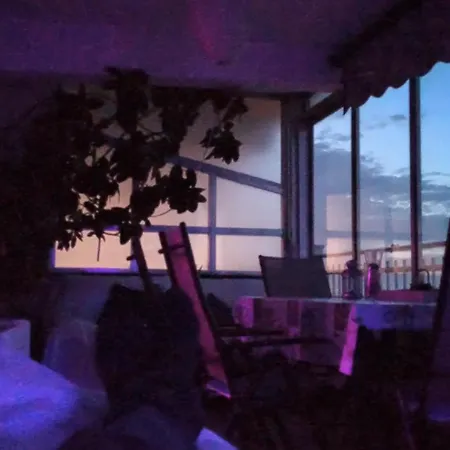 Blue Double Private At Front - Doble En La Playa Homestay Valencia