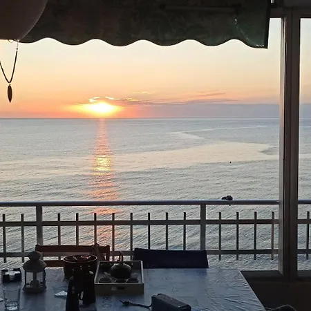 Homestay Blue Double Private At Front - Doble En La Playa *