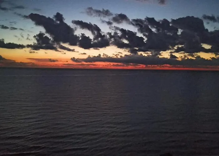 Quarto em Acomodações Particulares Blue Double Private At Front - En La Playa Piso Compartido